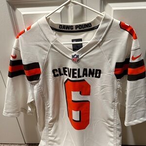 🔥Nike White and Orange Cleveland Jersey🔥